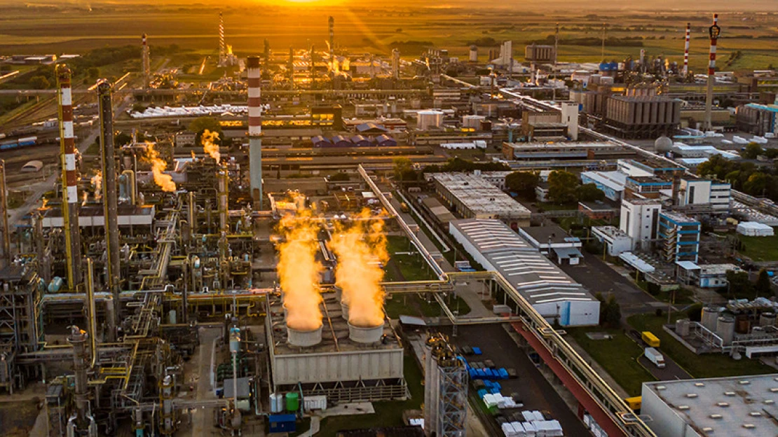 Maďarská vláda v tichosti zmenila podmienky zdanenia ropnej spoločnosti MOL