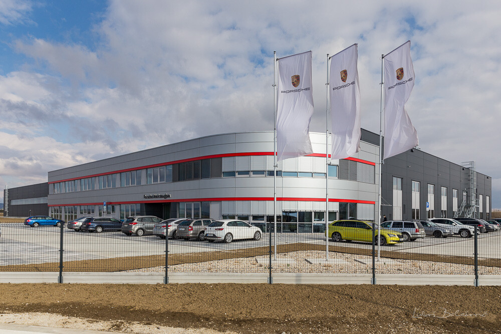 Porsche rozšíri svoju investíciu pri Hornej Strede, do baterkárne investuje miliardu eur