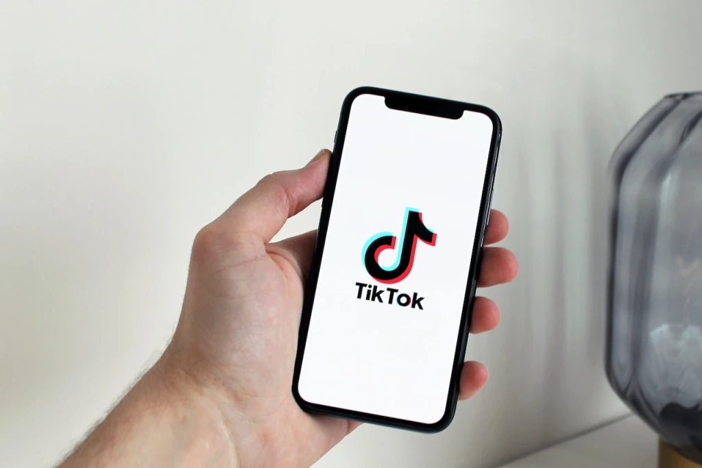 Ranný prehľad Forbesu: Predajte TikTok, inak ho zakážeme, vyzývajú Američania novým návrhom zákona