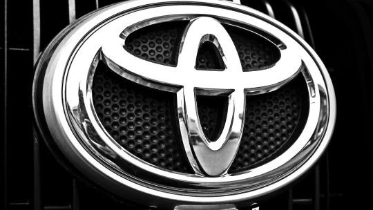 Veľký konkurent pre Teslu: Toyota odhalila plány na iný typ batérií