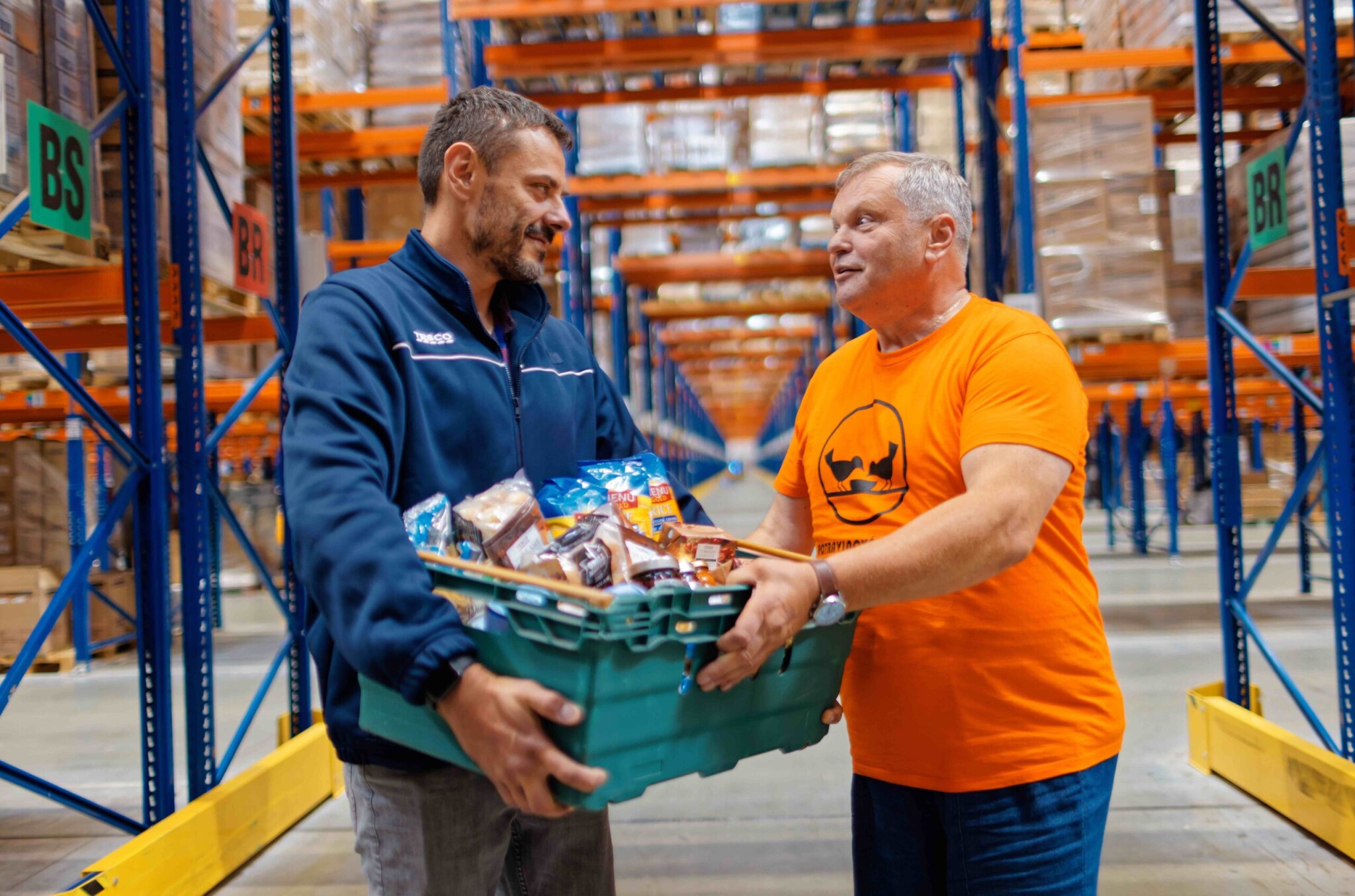 Tesco daruje nepredané potraviny z každého obchodu