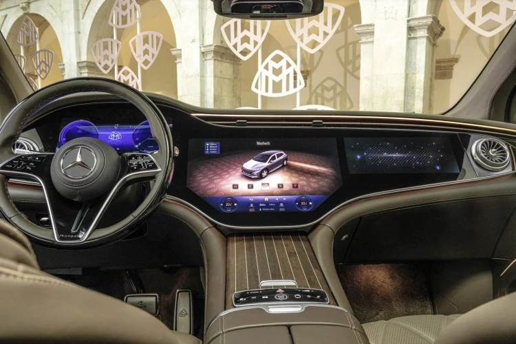 Prvý Maybach do zásuvky. Takto vyzerá najluxusnejší elektromobil_0