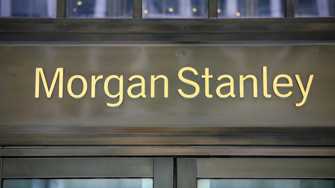 Banke Morgan Stanley klesol zisk takmer o pätinu. Investičnému bankovníctvu sa nedarilo