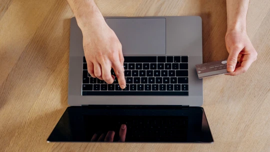 Platby na internete budú jednoduchšie, vybavíte ich jedným klikom