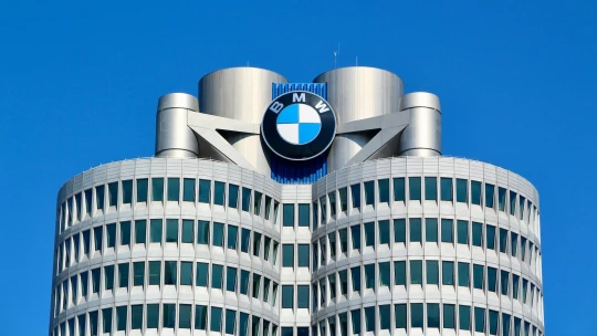 Zisk automobilky BMW sa prepadol o 61 percent. Dôvodom má byť problém s brzdovými systémami v Číne