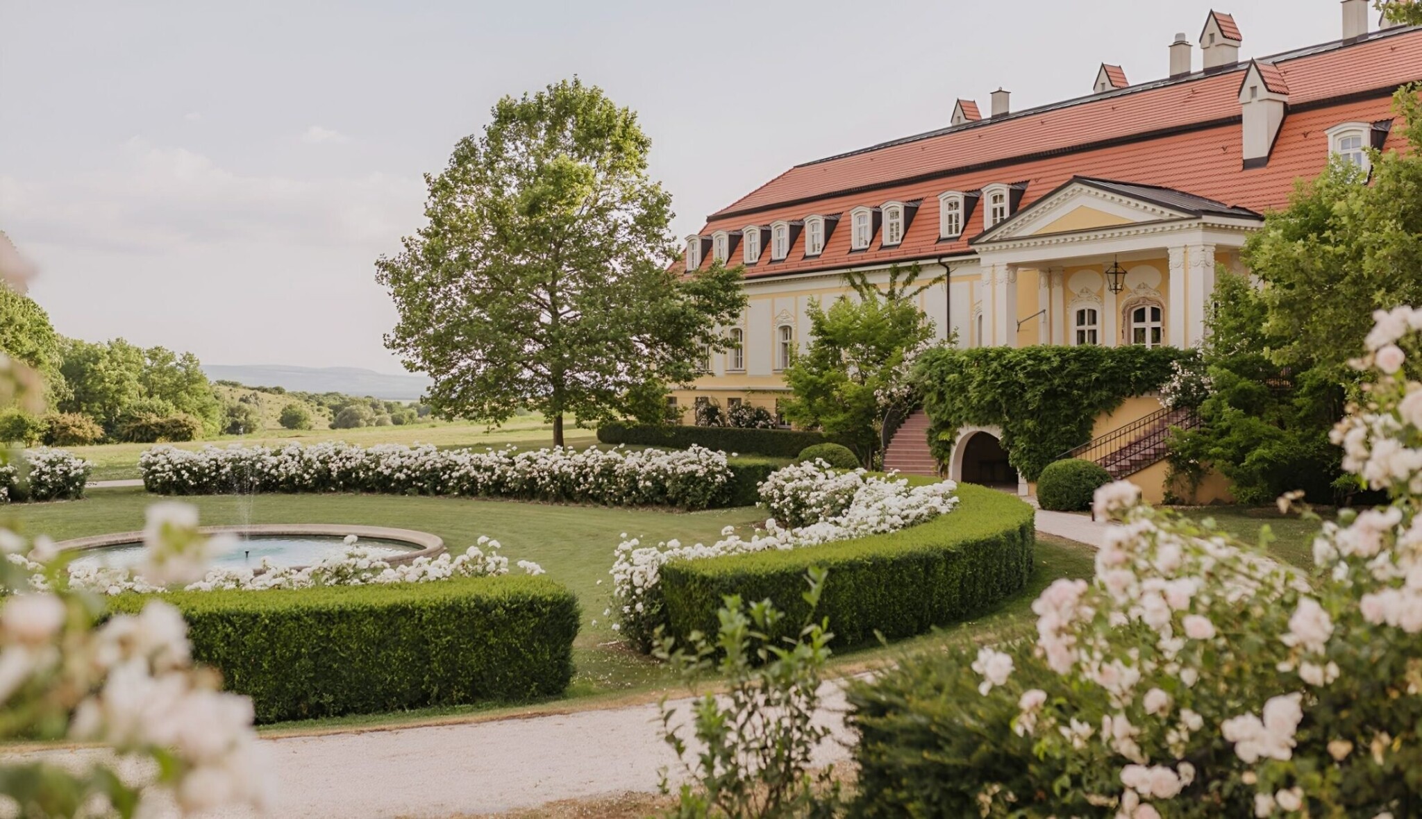Slovenský zámok je najromantickejším hotelom Európy. Chodieva tam aj princ Harry