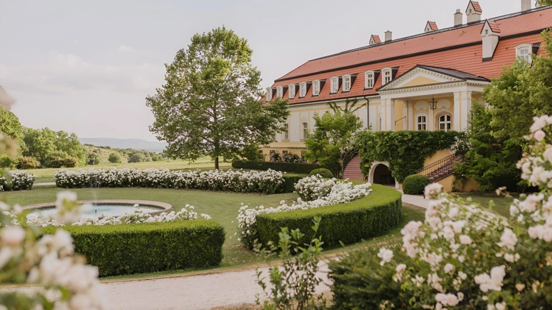 Slovenský zámok je najromantickejším hotelom Európy. Chodieva tam aj princ Harry