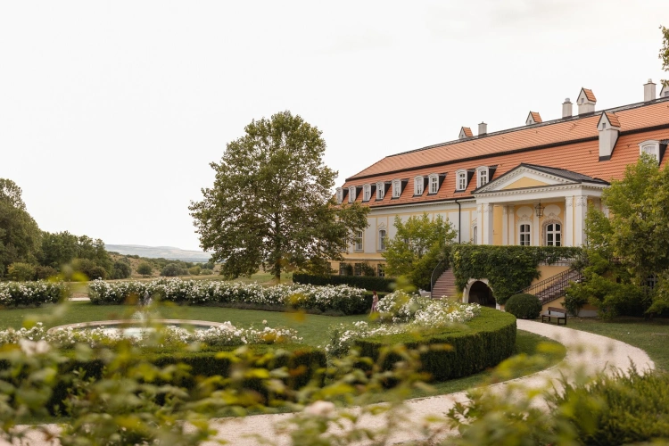 Slovenský zámok je najromantickejším hotelom Európy. Chodieva tam aj princ Harry_2