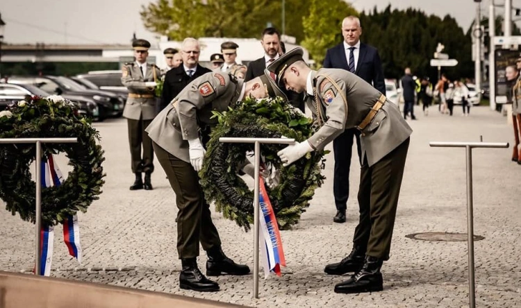 Koniec vojny. Slovensko si pripomenulo najtragickejší konflikt v histórii ľudstva_1
