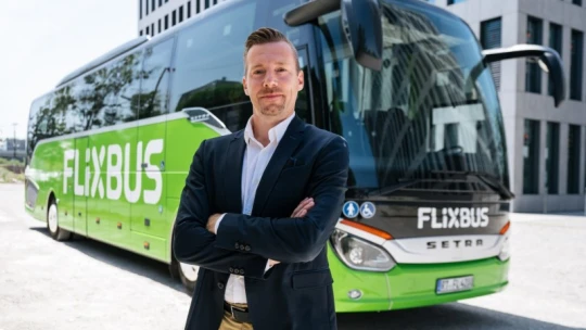 Flix mieri na nové trhy: Zelené autobusy by mali jazdiť v Čile aj v Indii