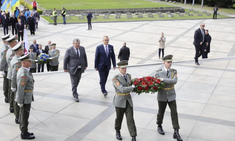 Koniec vojny. Slovensko si pripomenulo najtragickejší konflikt v histórii ľudstva_3