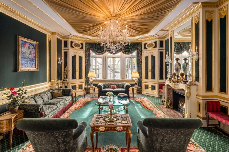 Šesť poschodí, ružový mramor a jedáleň ako vo Versailles. Byt Ivany Trump zdražel o 24 miliónov_3