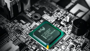 Miliardové spojenie. Americký výrobca čipov Qualcomm kupuje britskú firmu Alphawave