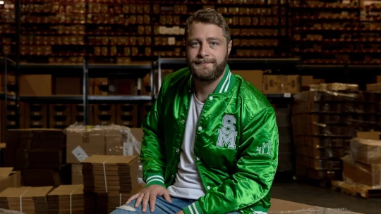 Najmladší český self-made milionár odchádza z čela svojej firmy. Bednář našiel nového CEO ShipMonku