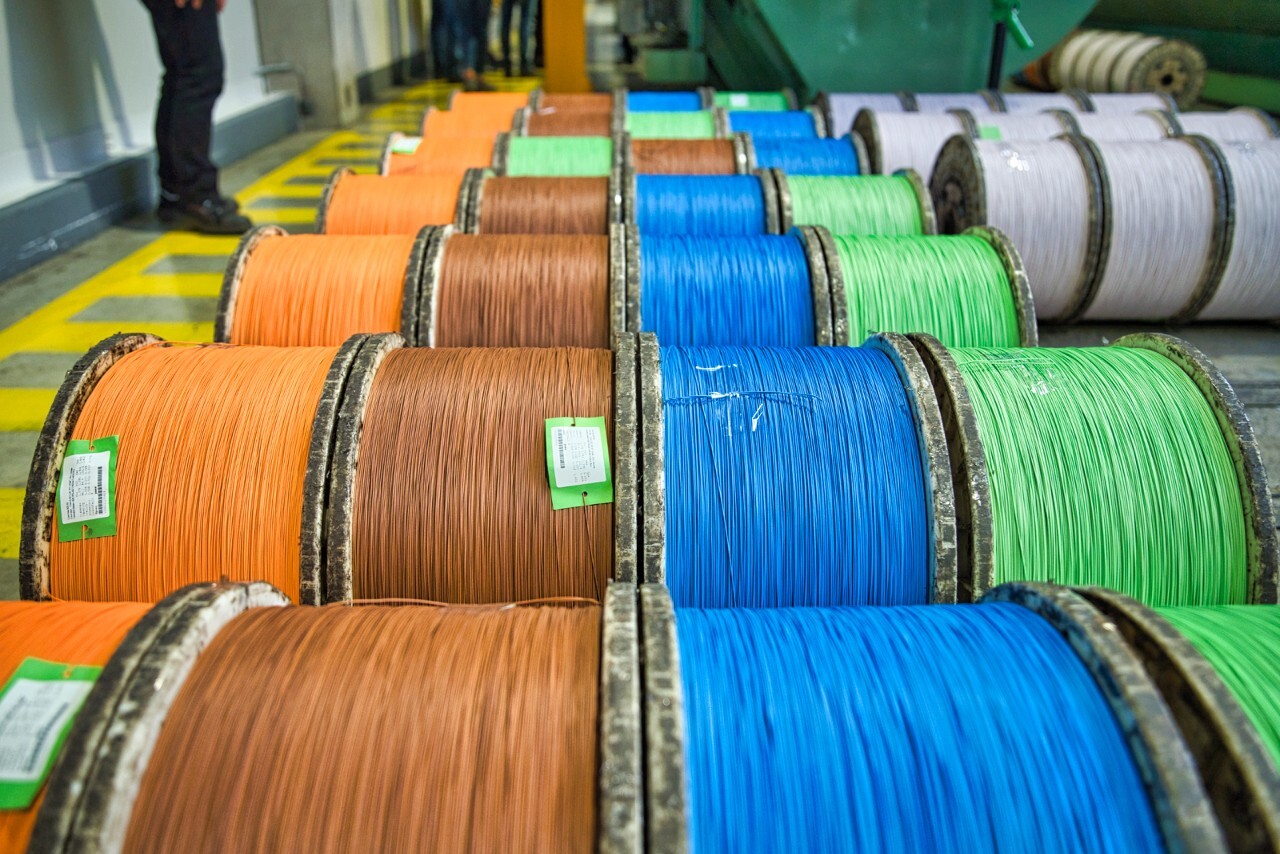 Výrobca optických káblov v Prešove rozšíri výrobu. Prijme ďalších 50 ľudí