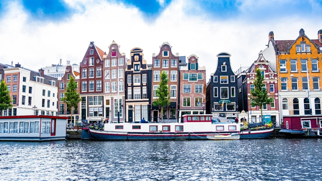 Hippies, párty aj skvelé wafle. Čo zažiť v Amsterdame podľa dizajnérky Kataríny Stupavskej?