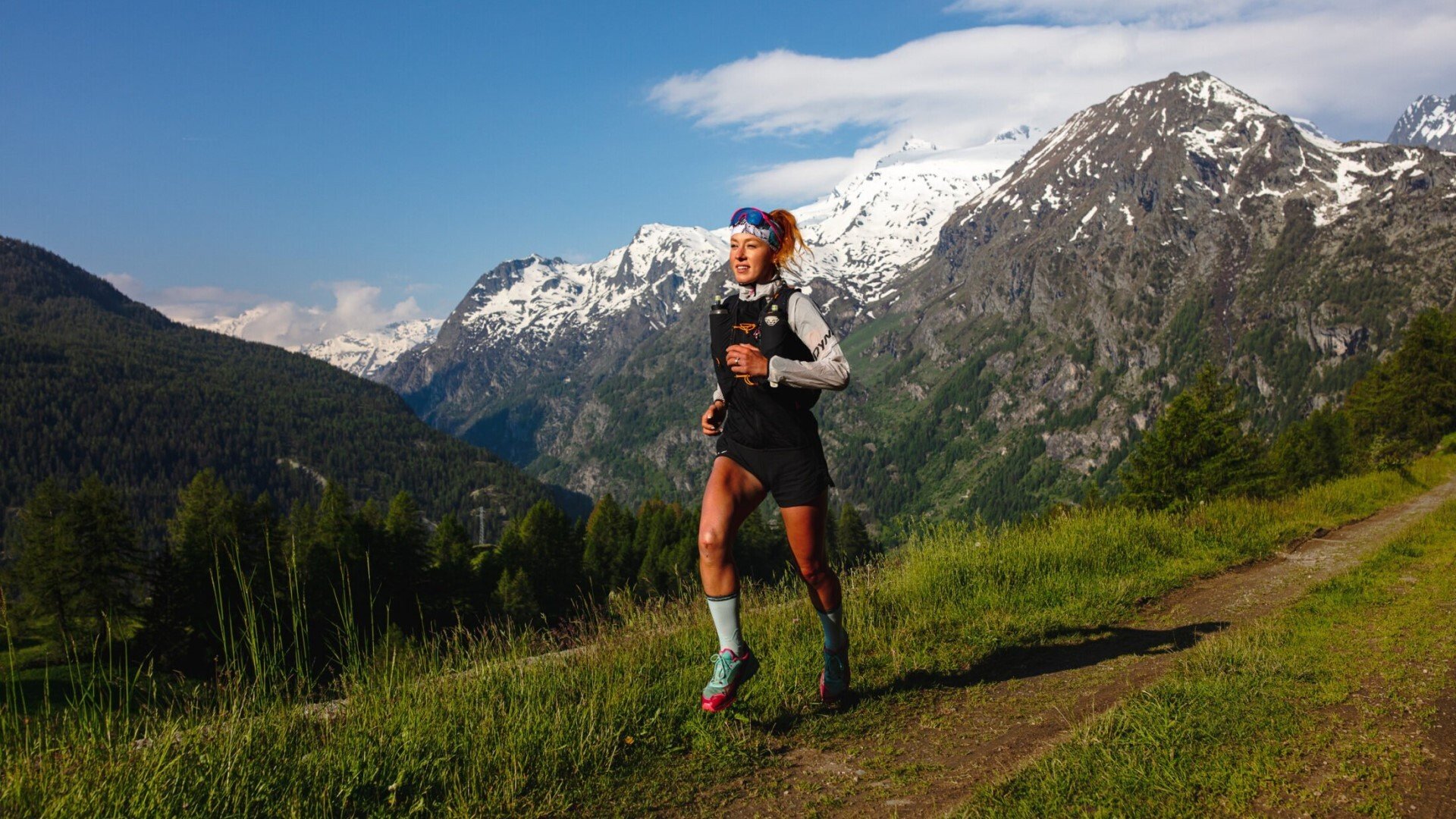 Miliónový (prí)beh. Lenka Vacvalová beží tisíce kilometrov Alpami na pomoc chorým deťom