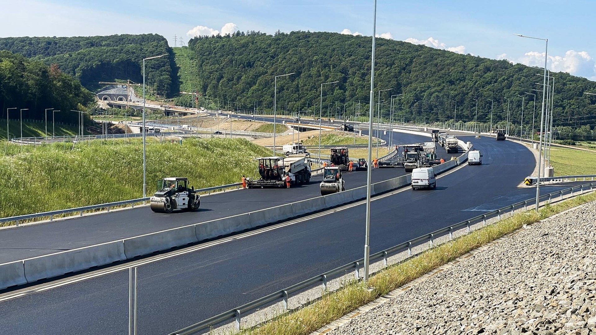 Slovensko sa v oblasti výstavby diaľnic môže inšpirovať Poľskom