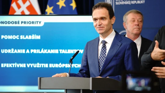 Vláda prijala svoje programové vyhlásenie. Medzi priority patrí spomalenie potravinovej inflácie