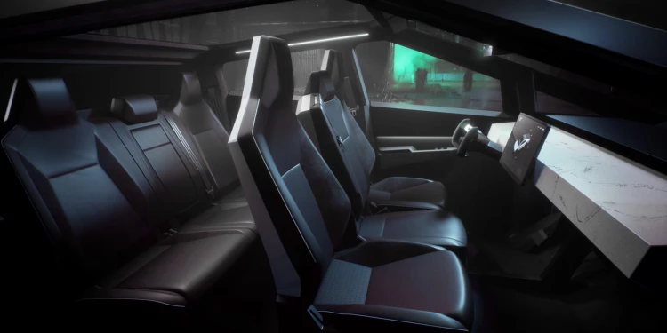Tesla vyrobila svoj prvý elektrický Cybertruck. Omeškala sa o dva roky_0