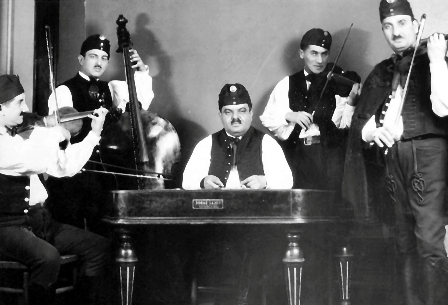 Rómski hudobníci zo Slovenska boli v USA hviezdami. Jeden hrával s Henrym Fordom
