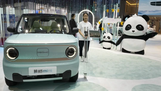 Chcú byť jednotkou vo výrobe hybridných motorov. Renault a Geely spoja sily