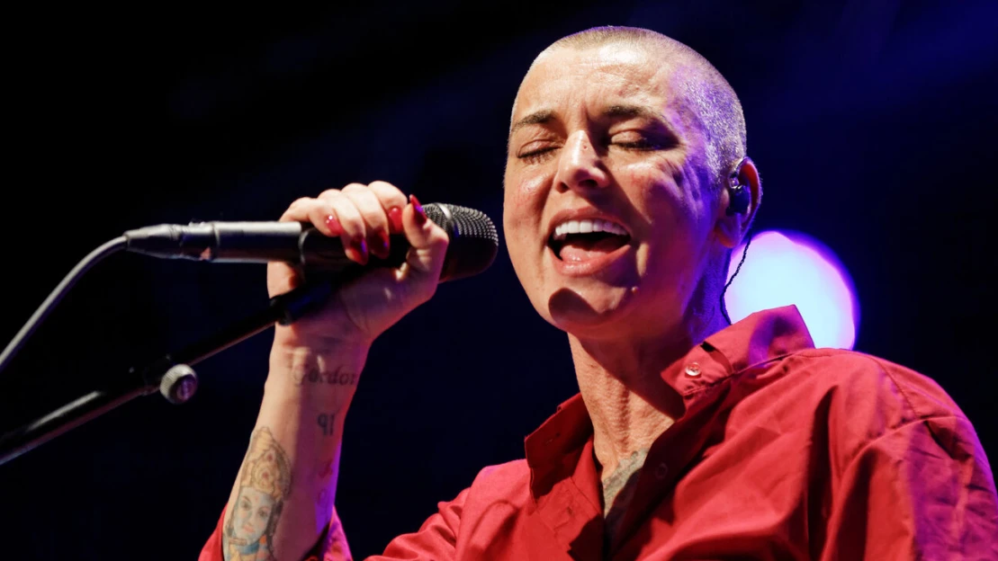 Vo veku 56 rokov zomrela speváčka Sinéad O’Connor. Jej pieseň sa v 90. rokoch stala megahitom