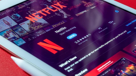 Netflix získal šesť miliónov nových predplatiteľov, ale zaostal s prijímami