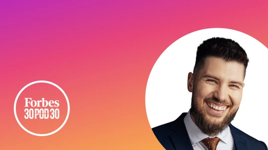 Podcaster Denis Kováč z Mozgovej atletiky: Humor Slovákom pomáha pri vzdelávaní