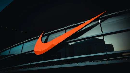 Kvartálny zisk firmy Nike vzrástol. Tržby však klesli a zaostali za očakávaniami