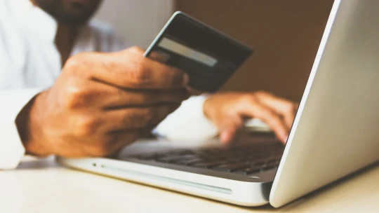 Stále viac Slovákov si chce vybudovať online biznis. Počty e-shopov u nás ďalej rastú