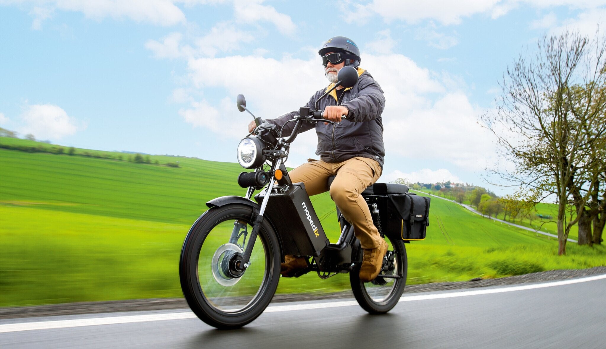 Zakladal značku Bushman, teraz vyrába elektrický moped. Najskôr vznikol ako vtip v krčme