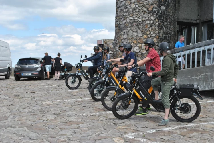 Zakladal značku Bushman, teraz vyrába elektrický moped. Najskôr vznikol ako vtip v krčme_0