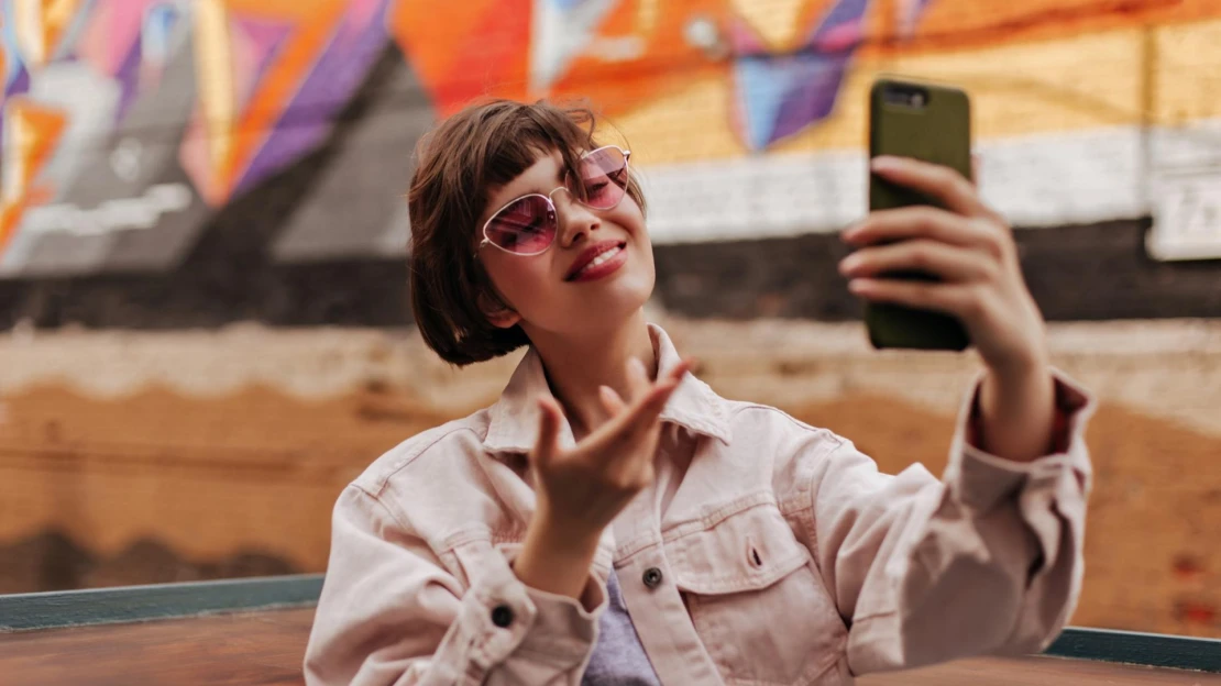 Generácia Z už používa TikTok ako vyhľadávač. Peniaze sa zarábajú hlavne cez Instagram
