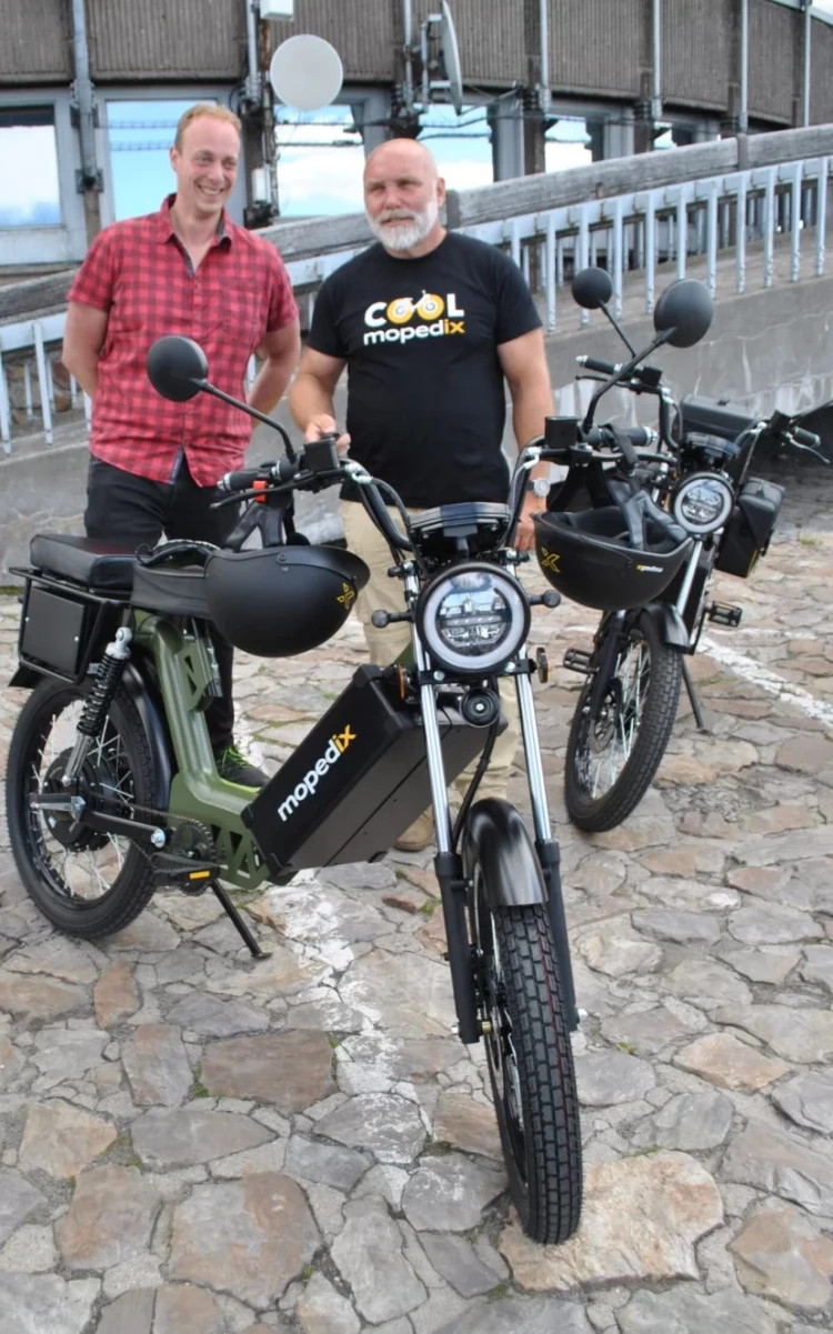 Zakladal značku Bushman, teraz vyrába elektrický moped. Najskôr vznikol ako vtip v krčme_3