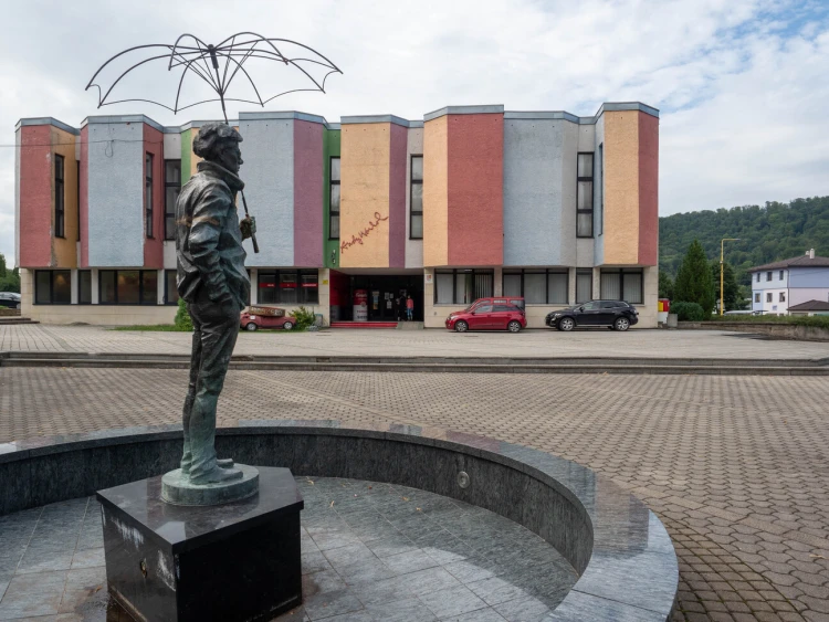 Prácu snov našiel v Medzilaborciach. Slovákom predstavil Andyho Warhola a pritiahol na východ Banksyho_19