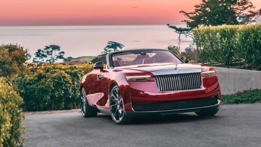 Rolls-Royce za 25 miliónov a najsilnejší Mustang. Čo nadchlo milovníkov luxusu v Monterey