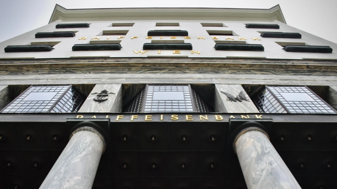 Raiffeisen a Uniqa odpredajú svoju poisťovňu v Rusku