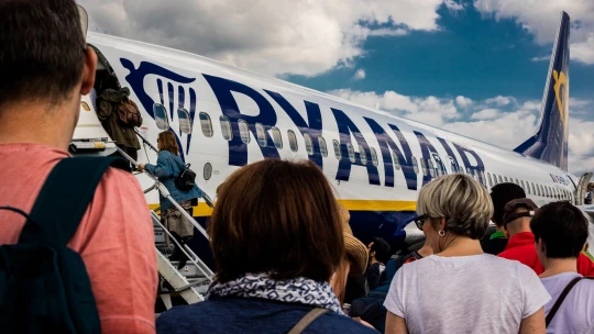 Ryanair zaznamenal v 1. polroku pokles zisku o 18 percent na 1,79 miliardy eur