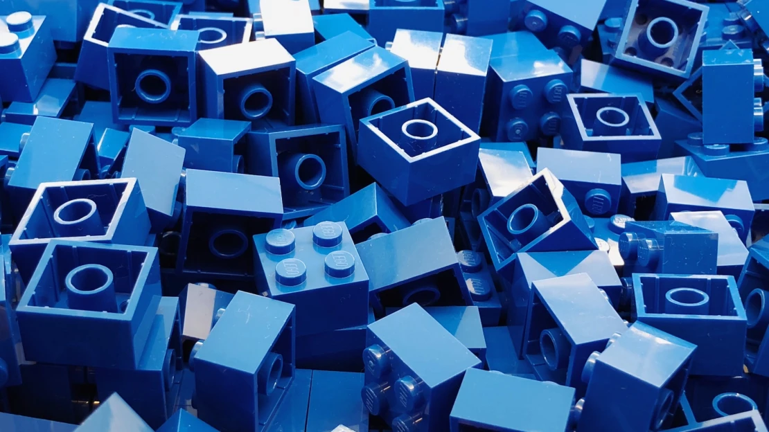 Lego nebude vyrábať kocky z recyklátu. Nový materiál by viedol k vyšším emisiám