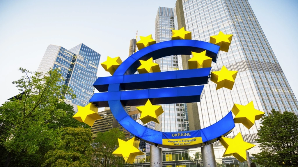 Pol roka na vrchole? Trhy čakajú, že ECB nechá sadzby na 4,5 percente, zníži ich asi až v lete