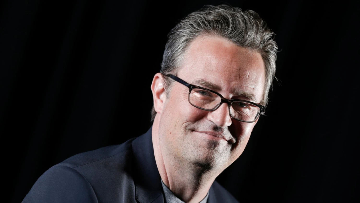 Zomrel hollywoodsky herec Matthew Perry. Bol známy ako nezabudnuteľný Chandler z Priateľov