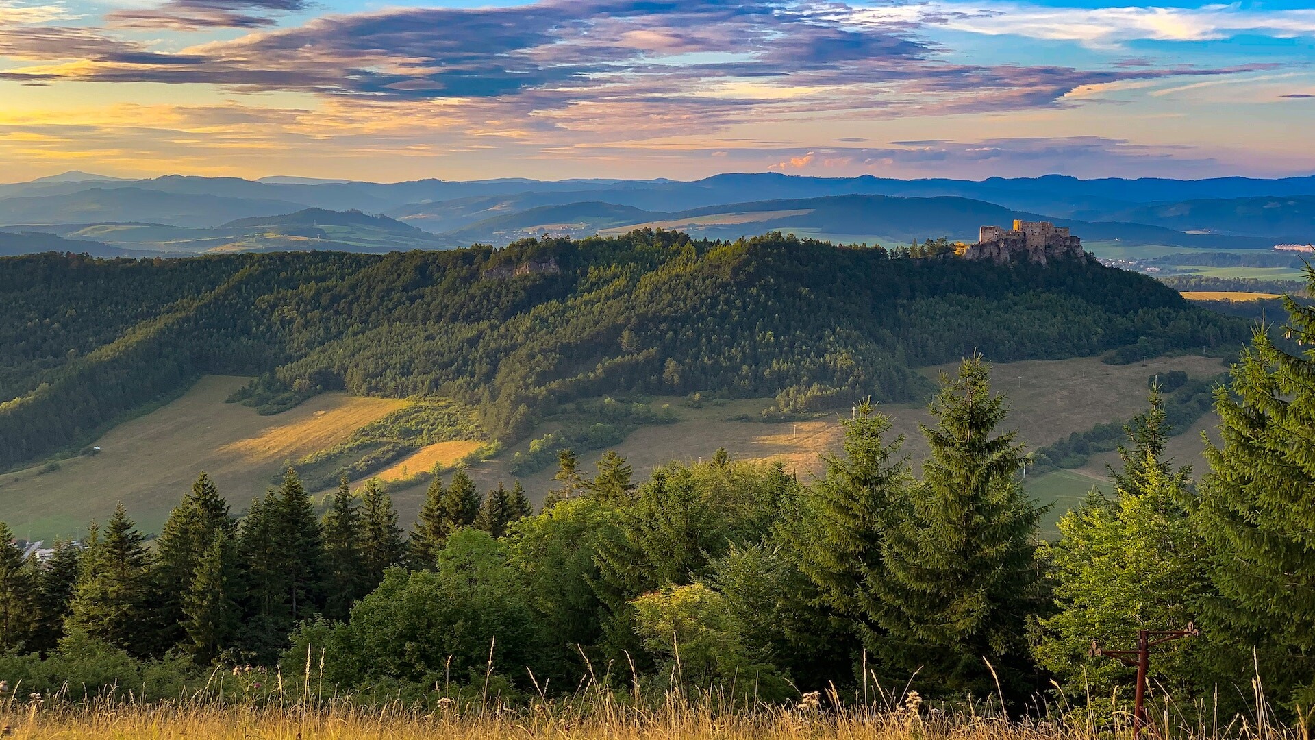 Od Tatier k Dunaju, bicyklom aj na túru. Toto je päť tipov na výlety po Slovensku