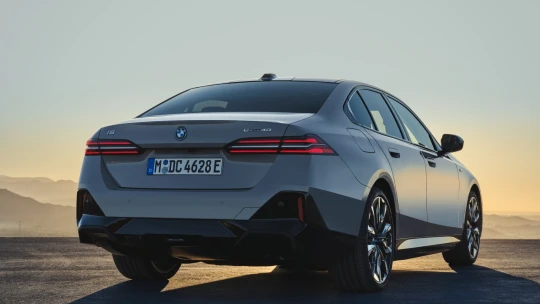 BMW vlani predalo 2,45 milióna vozidiel. Firme však pre clá a slabý predaj v Číne klesol zisk