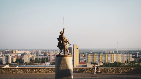 Nehnuteľnosti oproti letu zdraželi. Stále sa však predávali lacnejšie ako pred rokom