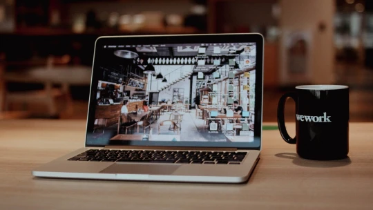 Šialenejšie, než sa na prvý pohľad zdalo. Desať čísel, ktoré predznamenali kolaps WeWorku