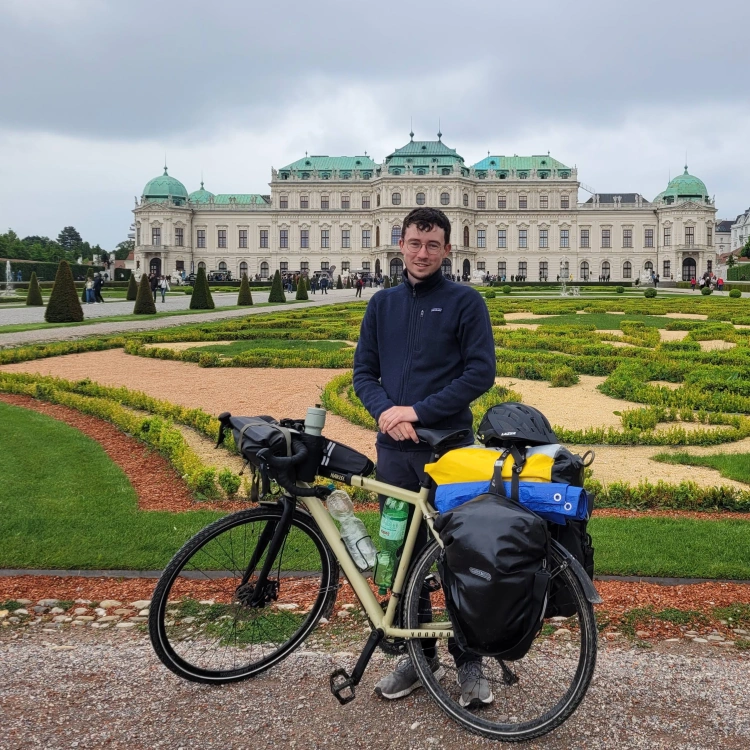 Za tri mesiace prešiel na bicykli z Írska do Istanbulu. Denne minul len 10 eur_6