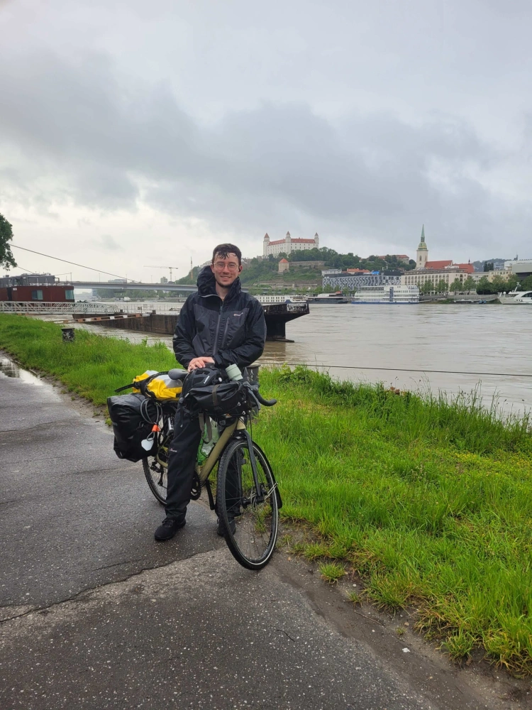 Za tri mesiace prešiel na bicykli z Írska do Istanbulu. Denne minul len 10 eur_7