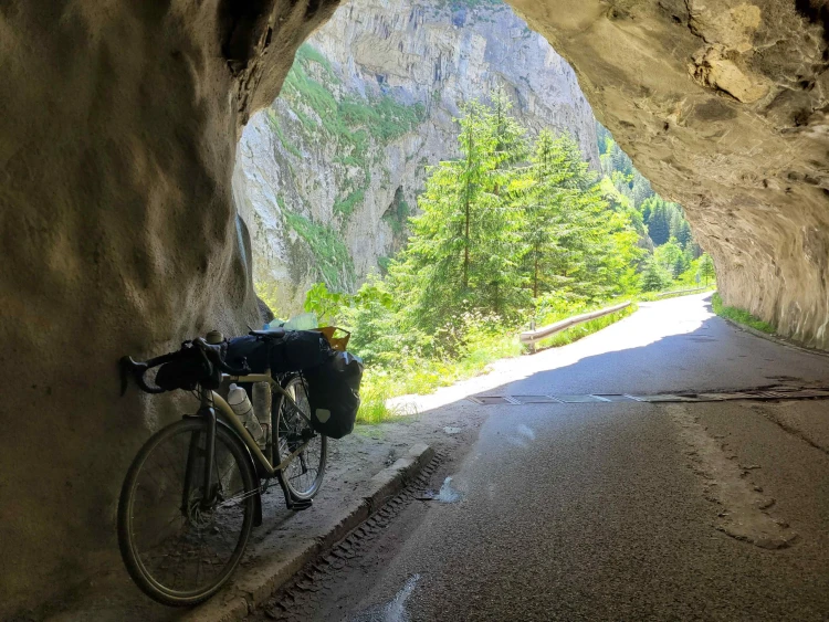 Za tri mesiace prešiel na bicykli z Írska do Istanbulu. Denne minul len 10 eur_15