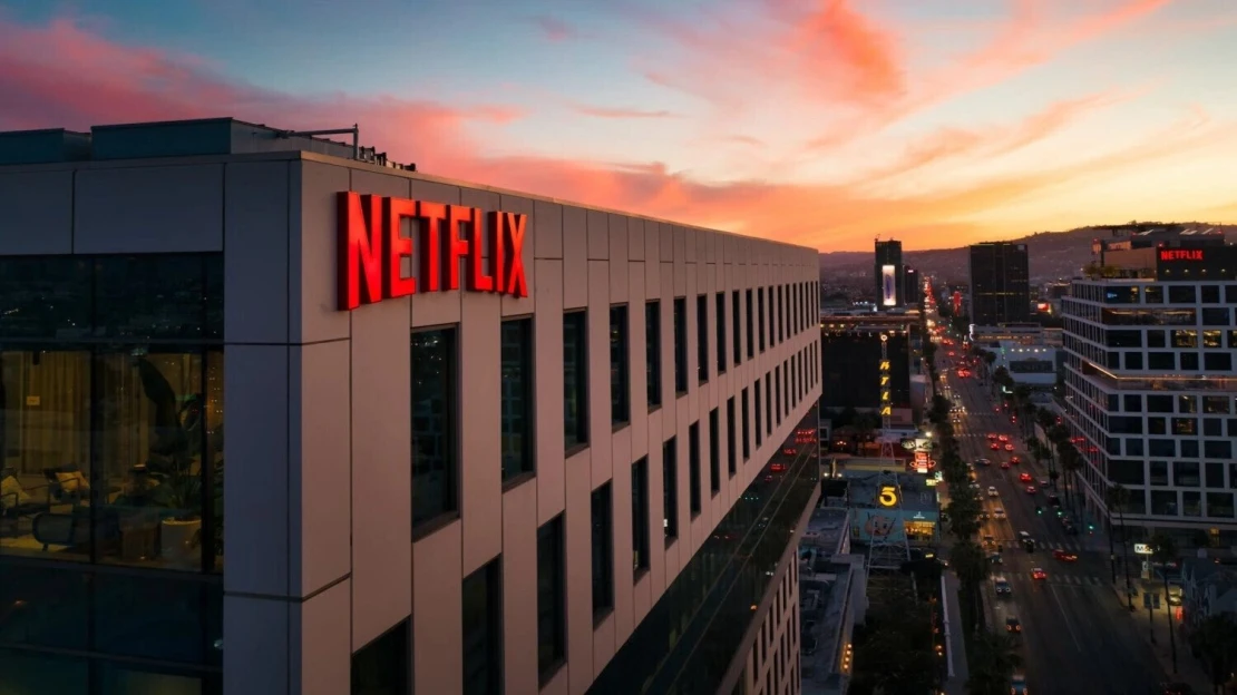Netflix zvýšil tržby aj zisk, výsledky zostali za očakávaniami pre daňový spor